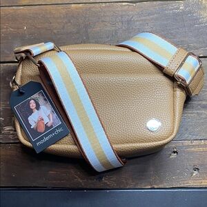 NWT Modern+Chic Willow Convertible Crossbody Bag in Light Camel